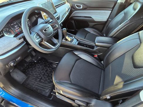 Used 2022 Jeep Compass Latitude image 12