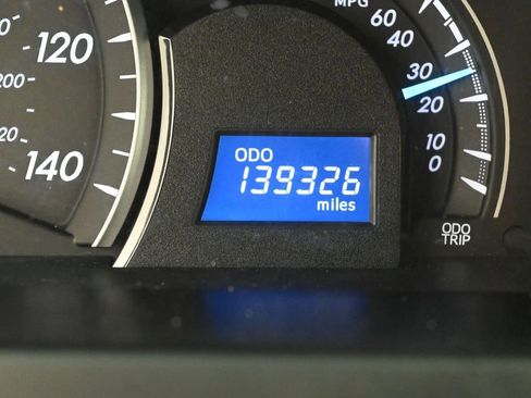 Used 2012 Toyota Camry LE FWD image 20