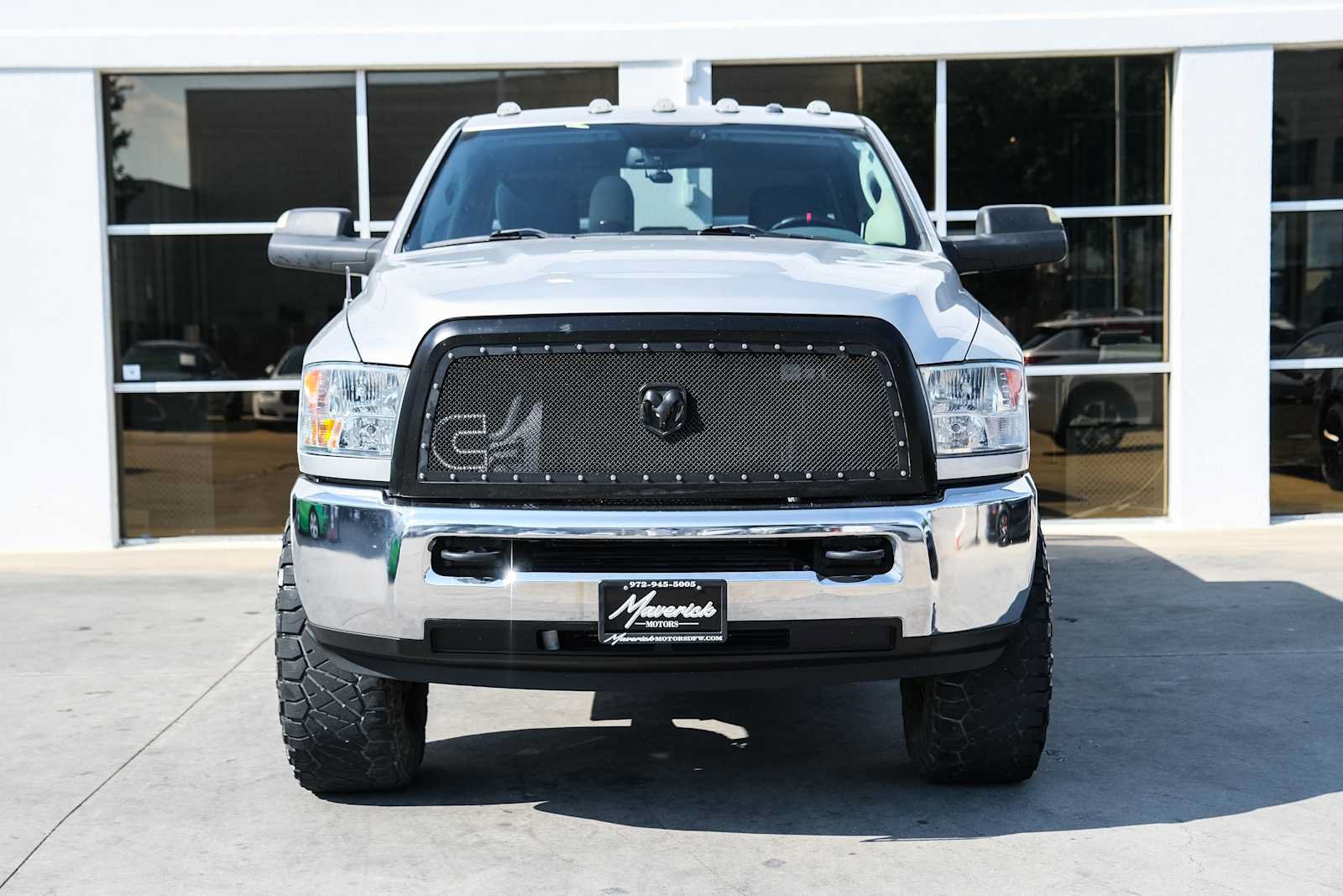 Used 2014 RAM 2500 Tradesman w/ Chrome Appearance Group AWD/4WD image 2