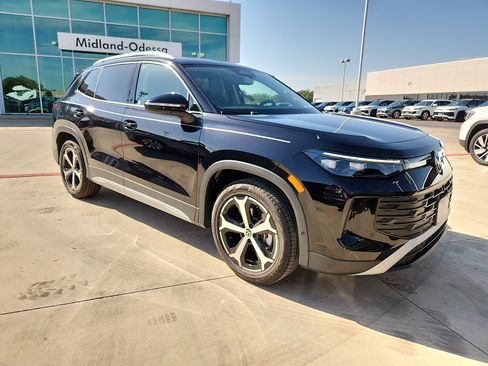 New 2026 Volkswagen Tiguan SE FWD image 8