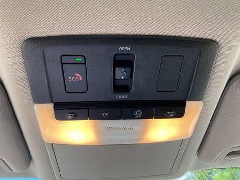 Used 2023 Nissan Altima 2.5 SR w/ SR Premium Package FWD image 16