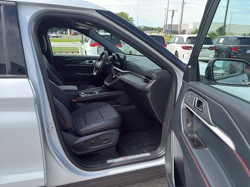 Used 2026 Ford Explorer ST-Line AWD/4WD image 18