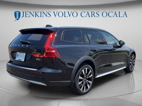 New 2026 Volvo V60 B5 Cross Country Ultra w/ Protection Package Premier AWD/4WD image 3
