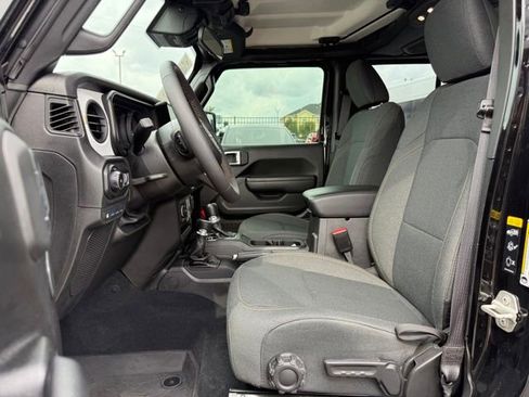 Used 2024 Jeep Wrangler Unlimited w/ Convenience Group image 13