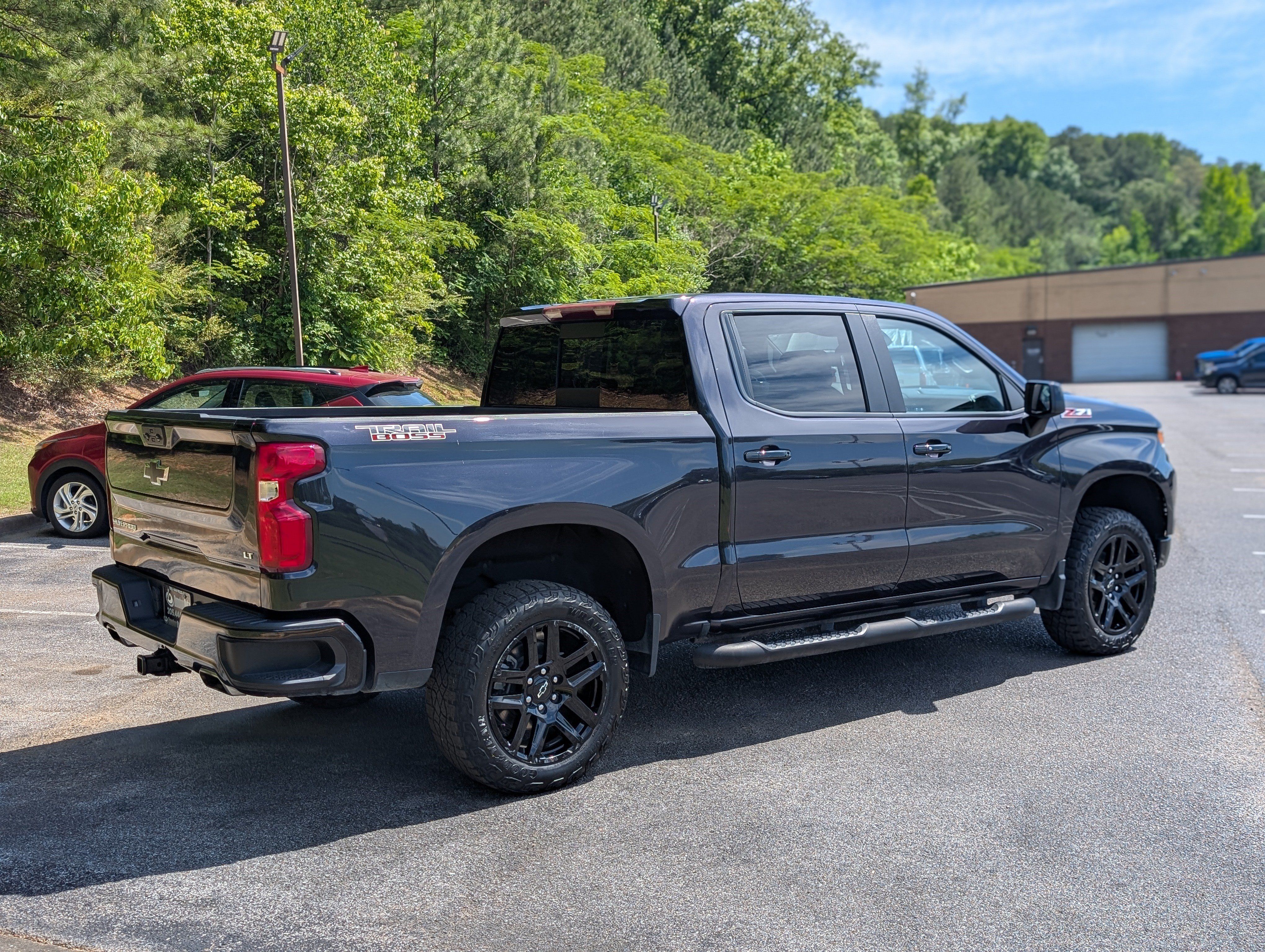 Used 2024 Chevrolet Silverado 1500 LT Trail Boss w/ Convenience Package II AWD/4WD image 9