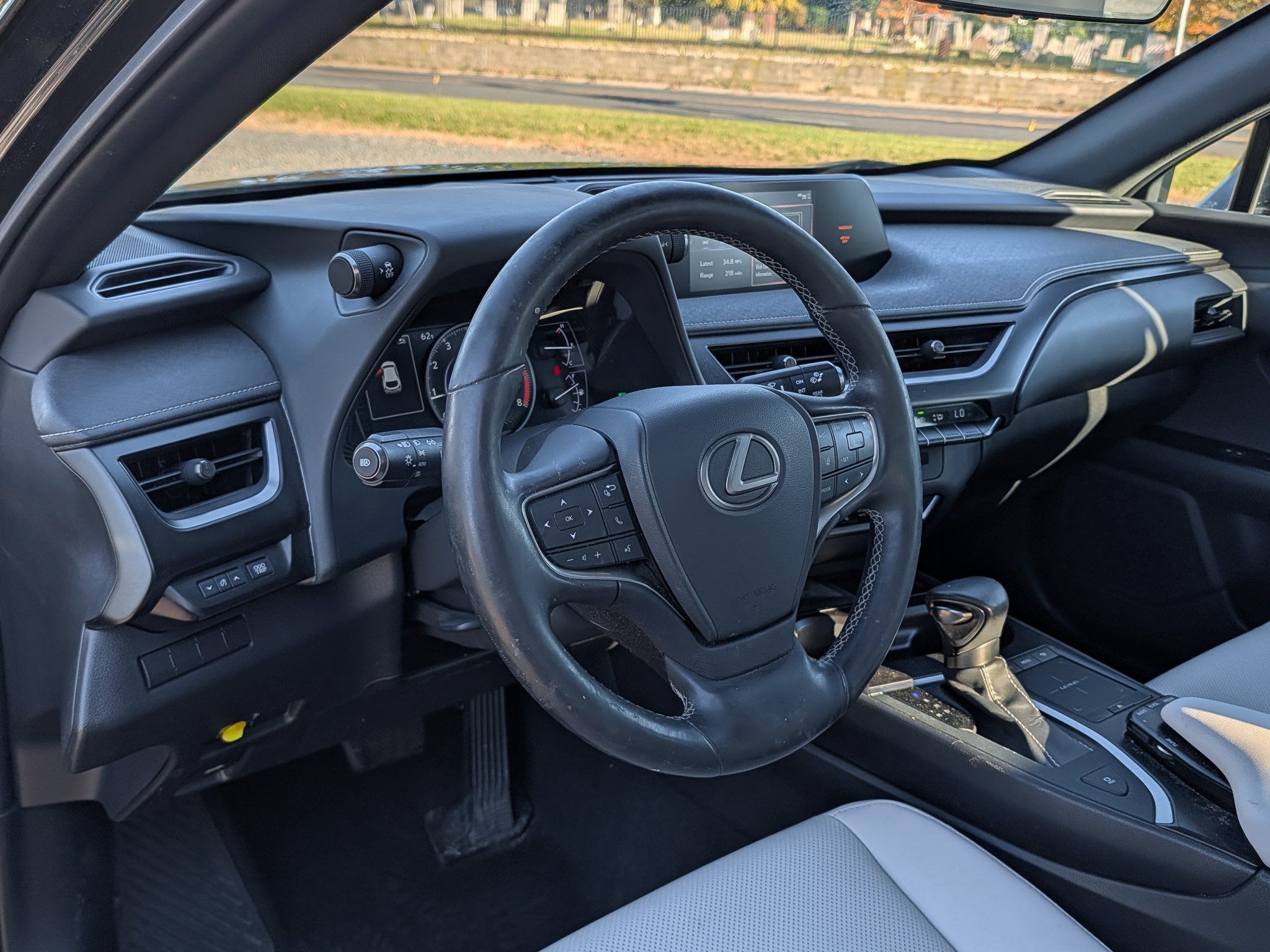 Used 2019 Lexus UX 200 w/ Premium Package FWD image 18