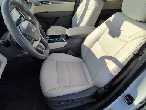 Certified 2023 Cadillac XT5 Premium Luxury w/ LPO, Floor Liner Package image 15