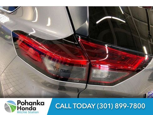 Used 2024 Nissan Rogue S image 30