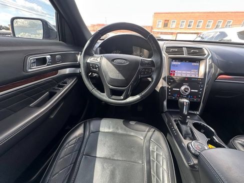 Used 2019 Ford Explorer Platinum AWD/4WD image 21