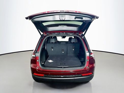 New 2025 Jeep Grand Cherokee Altitude image 16