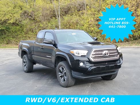 Used 2016 Toyota Tacoma TRD Sport image 1