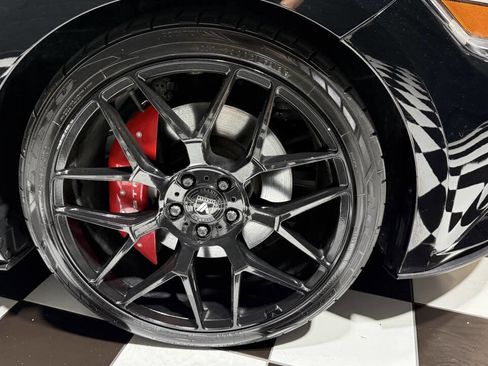 Used 2017 Ford Mustang GT Premium image 16