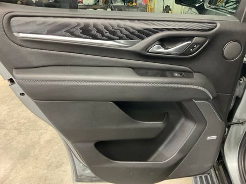 Used 2023 GMC Yukon Denali AWD/4WD image 13