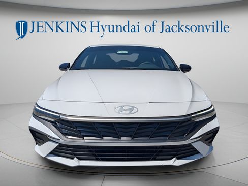 New 2025 Hyundai Elantra SEL FWD image 8
