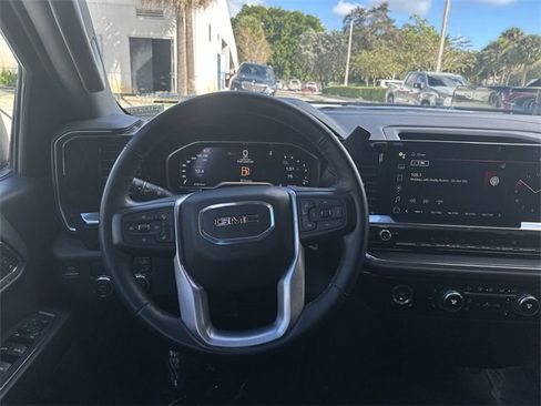 Used 2024 GMC Sierra 1500 SLT image 10