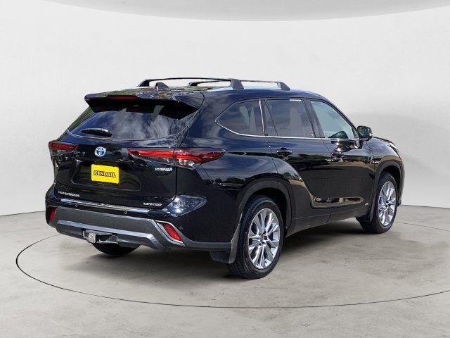 Used 2024 Toyota Highlander Limited AWD/4WD image 5