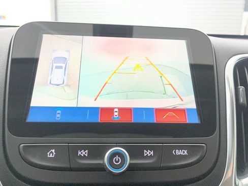 Used 2018 Chevrolet Equinox Premier FWD image 30