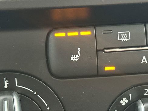 Used 2015 Volkswagen Jetta SE image 38