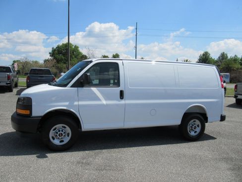 New 2026 GMC Savana 2500 w/ Enhanced Convenience Package RWD image 3