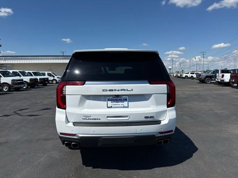 Certified 2025 GMC Yukon Denali AWD/4WD image 4