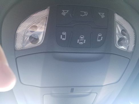 New 2025 Chrysler Pacifica Select image 39