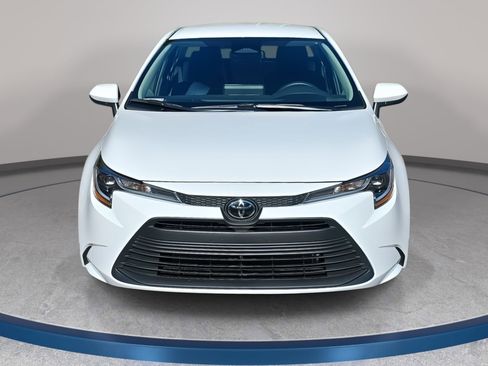 Used 2026 Toyota Corolla LE image 2