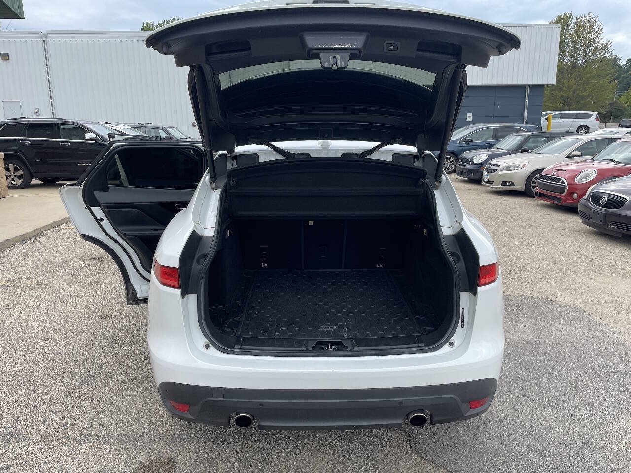 Used 2017 Jaguar F-PACE Prestige AWD/4WD image 29