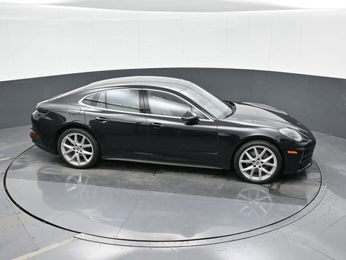 Used 2025 Porsche Panamera RWD image 31
