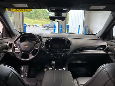 Used 2023 Chevrolet Traverse LT w/ LT Premium Package AWD/4WD image 11
