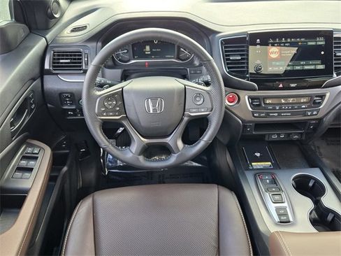 Used 2025 Honda Passport EX-L image 13