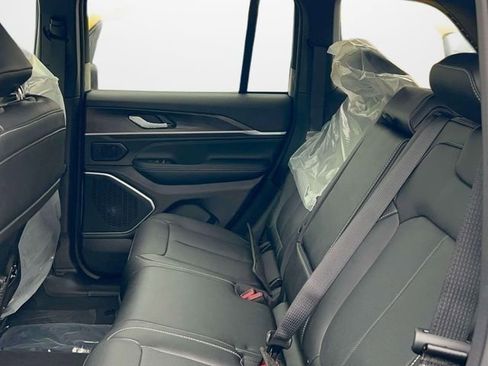 New 2026 Jeep Grand Cherokee Limited image 28