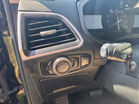 Used 2024 Ford Edge SE image 15