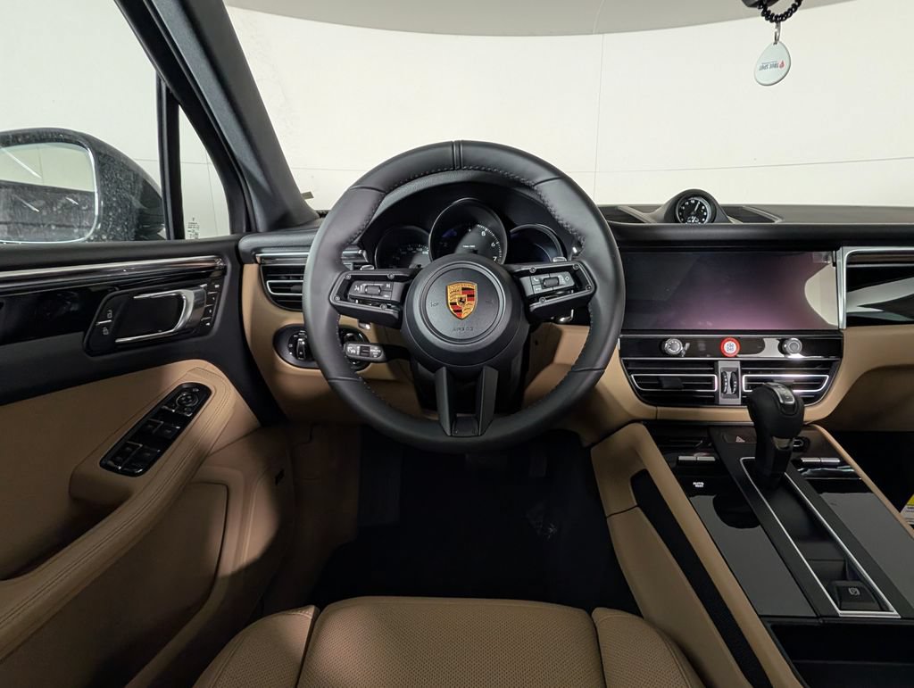 Certified 2026 Porsche Macan AWD/4WD image 21