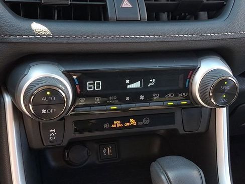 Used 2025 Toyota RAV4 XLE image 15