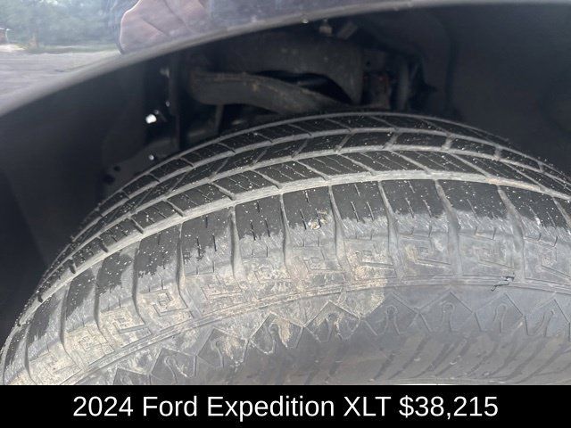 Used 2024 Ford Expedition XLT AWD/4WD image 10