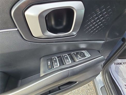 Used 2024 Kia Sorento S image 24