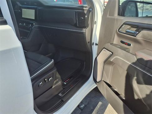 Used 2024 GMC Sierra 1500 AT4X image 29