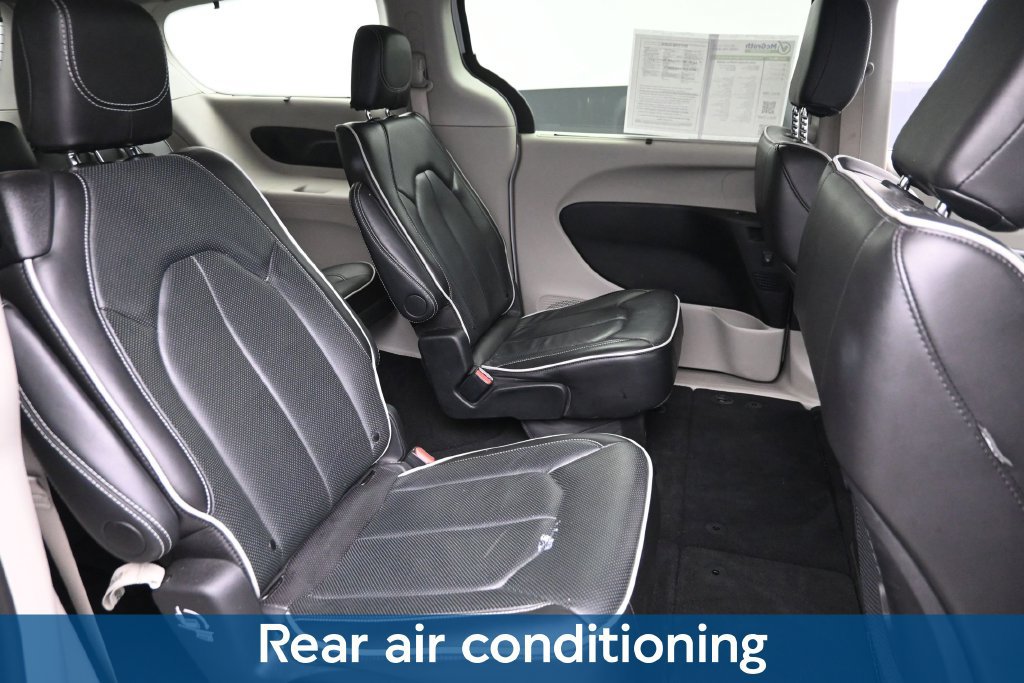 Used 2024 Chrysler Pacifica Limited FWD image 11