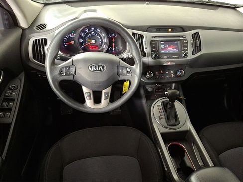 Used 2015 Kia Sportage LX image 2