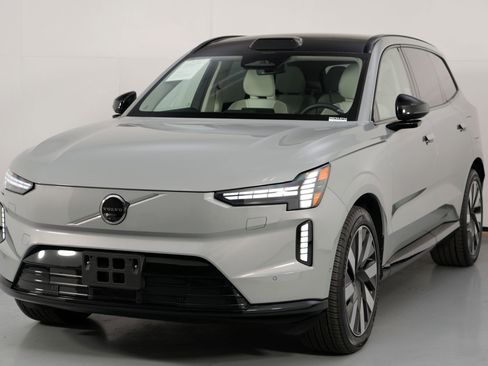 Used 2025 Volvo EX90 Ultra image 51