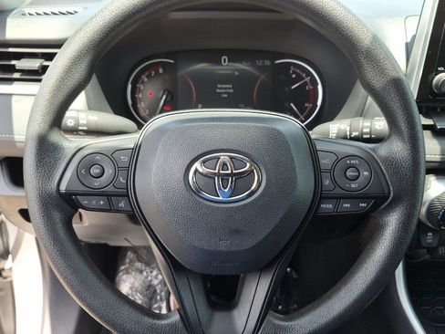 Used 2025 Toyota RAV4 XLE FWD image 21