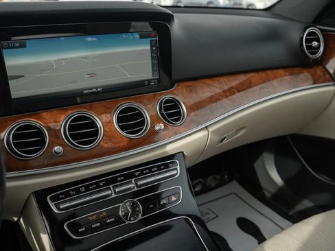 Used 2018 Mercedes-Benz E 300 E 300 4MATIC Sedan 4D image 24