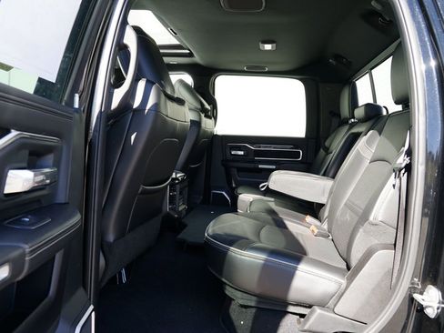 Used 2019 RAM 3500 Laramie image 18