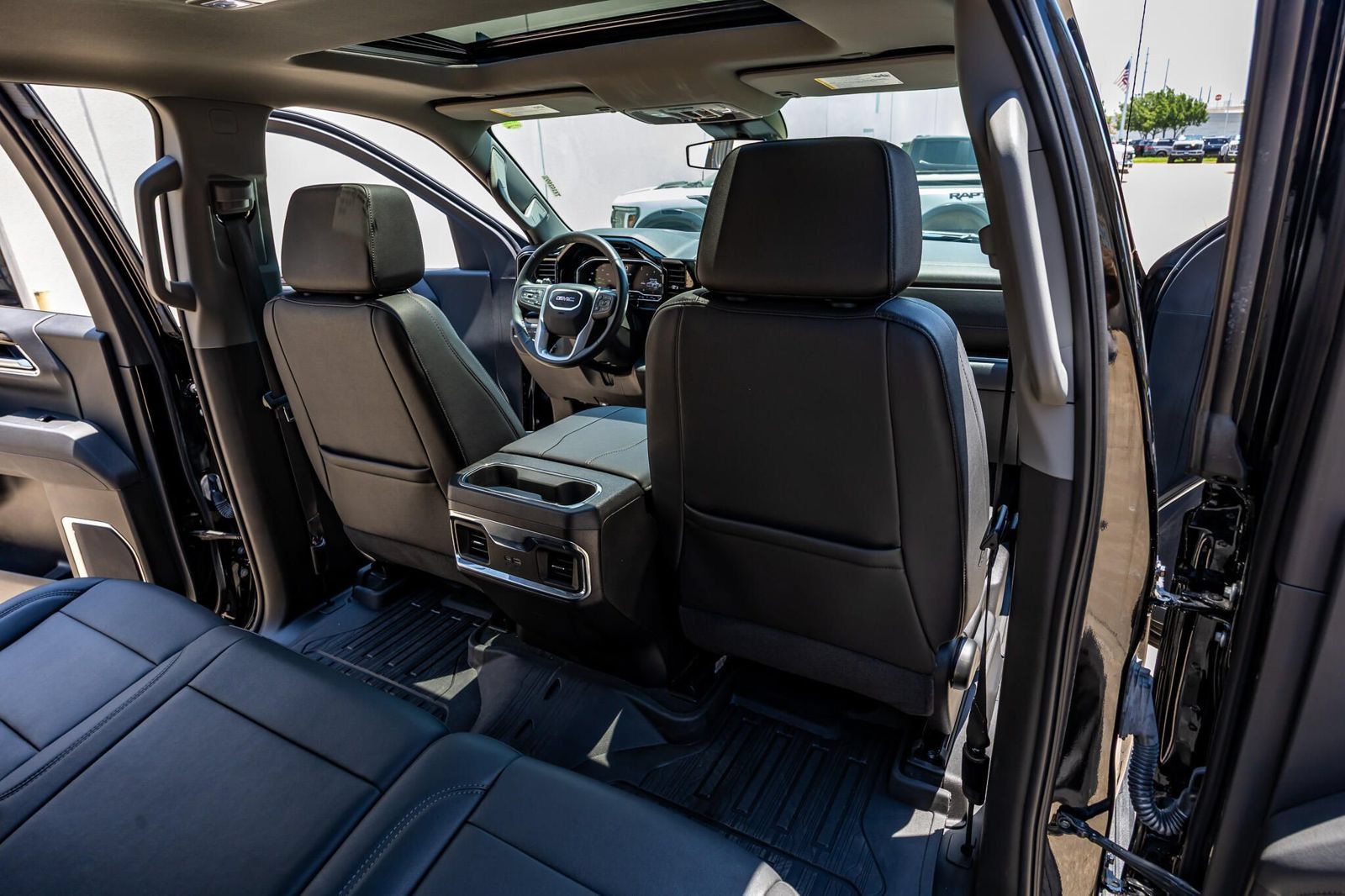 Used 2025 GMC Sierra 1500 Elevation w/ Elevation Premium Package AWD/4WD image 32