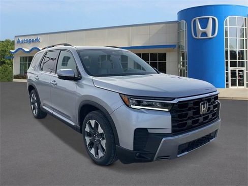 New 2026 Honda Pilot Touring image 7