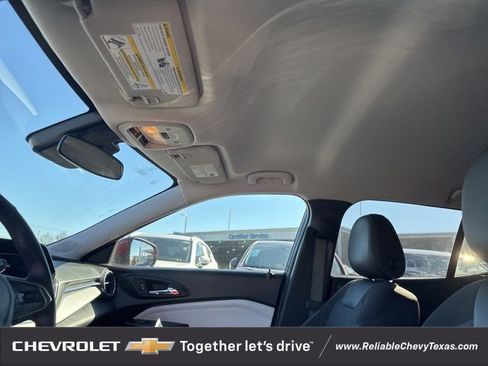 Certified 2025 Chevrolet Trax LT w/ LT Convenience Package image 20