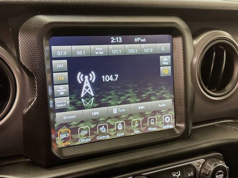 Used 2023 Jeep Wrangler Unlimited w/ Cold Weather Group image 21