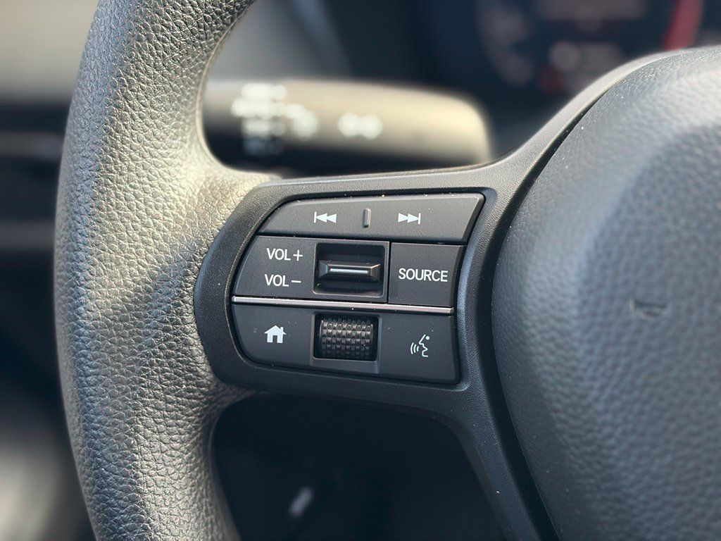 Used 2025 Honda HR-V LX image 21