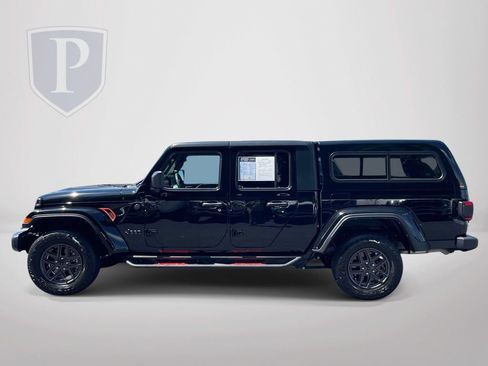 Used 2024 Jeep Gladiator Sport AWD/4WD image 5