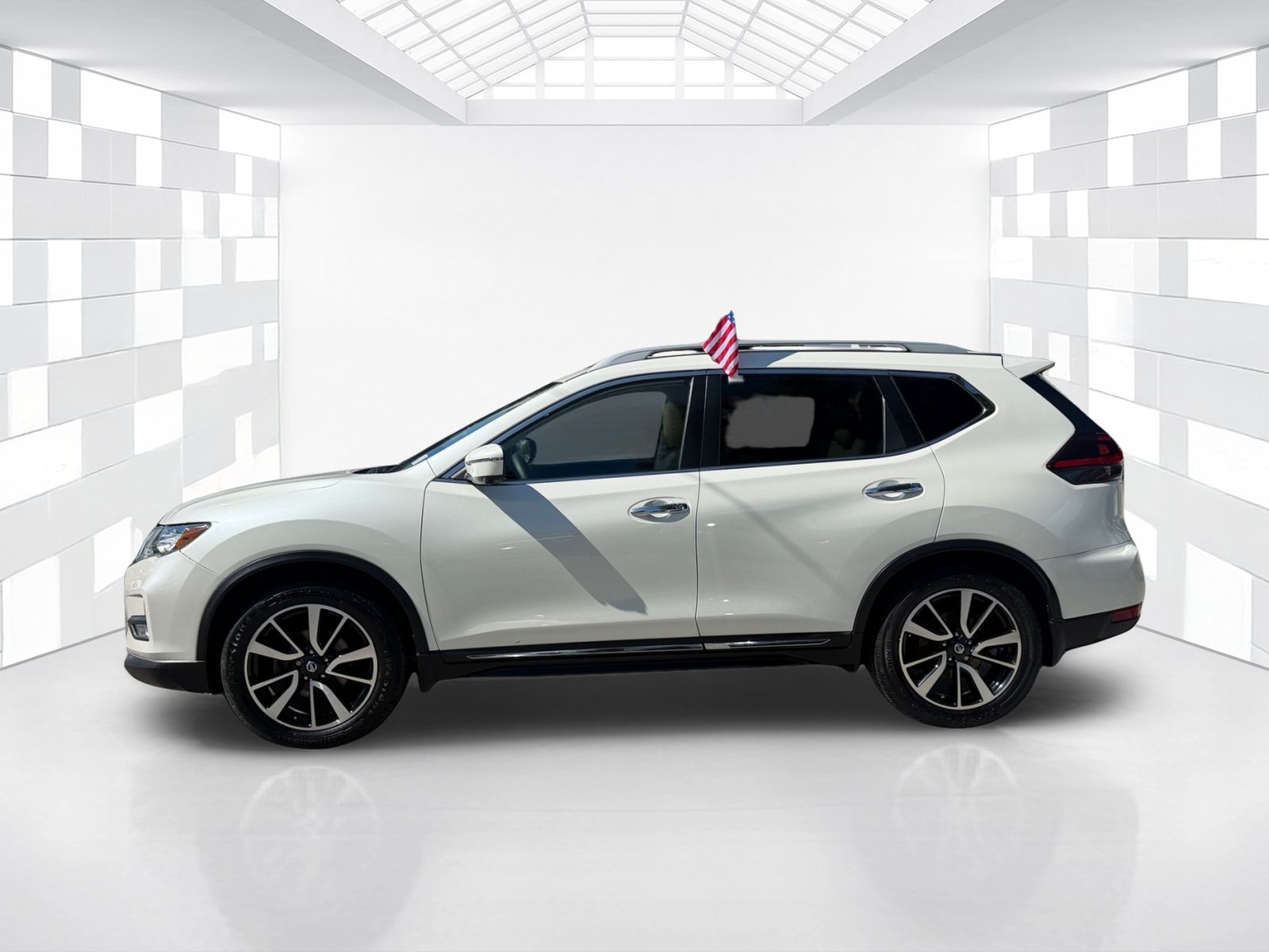 Used 2019 Nissan Rogue SL w/ Premium Package FWD image 4